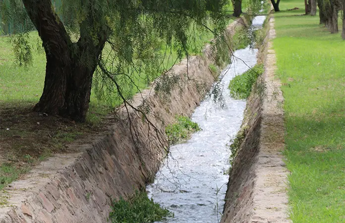 Aguas negras aún corren por canalón del Tangamanga I