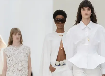 Balenciaga presenta en Par&iacute;s colecci&oacute;n que une alta costura y ropa diaria