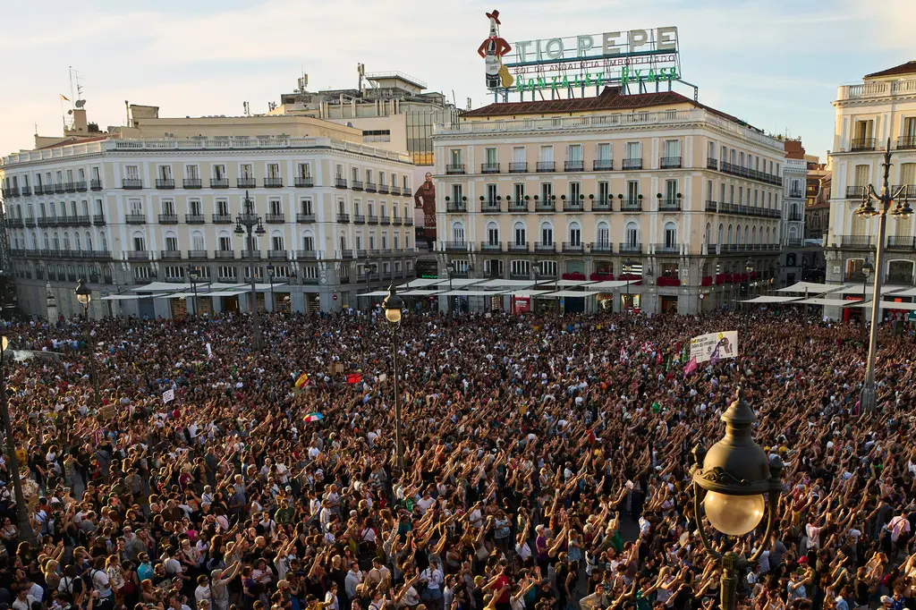 Parlamento español rechaza medidas de vivienda en medio de protestas