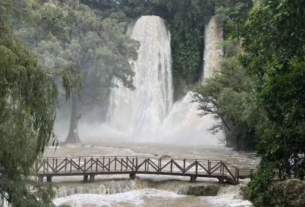 Restringen actividades acu&aacute;ticas en parajes de la Huasteca por lluvias