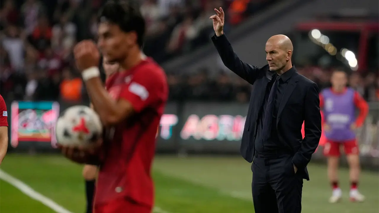 Zidane regresa como entrenador de Francia ante Italia