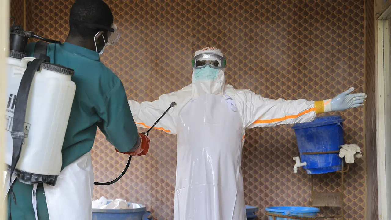 Brote de ébola en Congo supera 4 mil muertes y genera huelgas