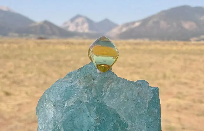 Cazador de gemas halla diamante en Arkansas