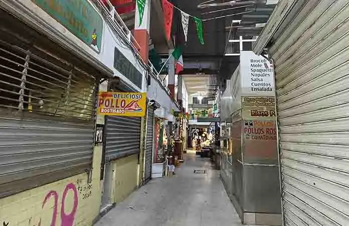 Locatarios urgen a arreglar instalaciones del M. Hidalgo