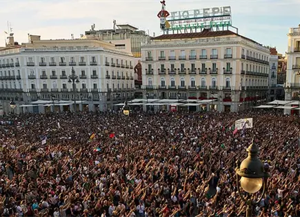 Los acampados regresan a la Puerta del Sol Los acampados regresan a la Puerta del Sol