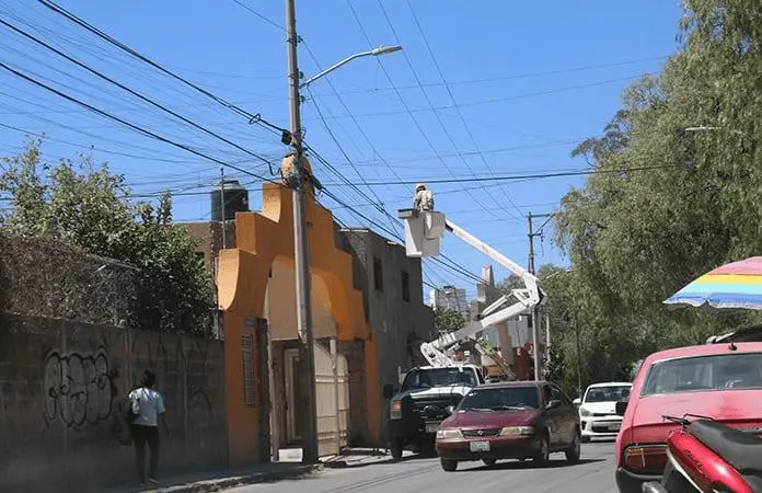 Alumbrado en Eje 128, atorado por contratos a nombre del Estado: Ayuntamiento