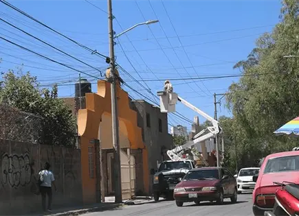 Alumbrado en Eje 128, atorado por contratos a nombre del Estado: Ayuntamiento Alumbrado en Eje 128, atorado por contratos a nombre del Estado: Ayuntamiento