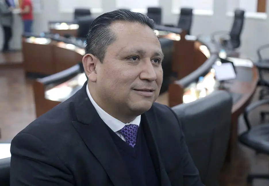 Buscan obligar a municipios a destinar 15% a agua y drenaje