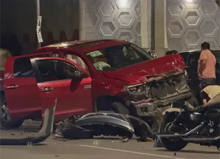Cuatro lesionados en accidente en lateral de carretera 57 Cuatro lesionados en accidente en lateral de carretera 57