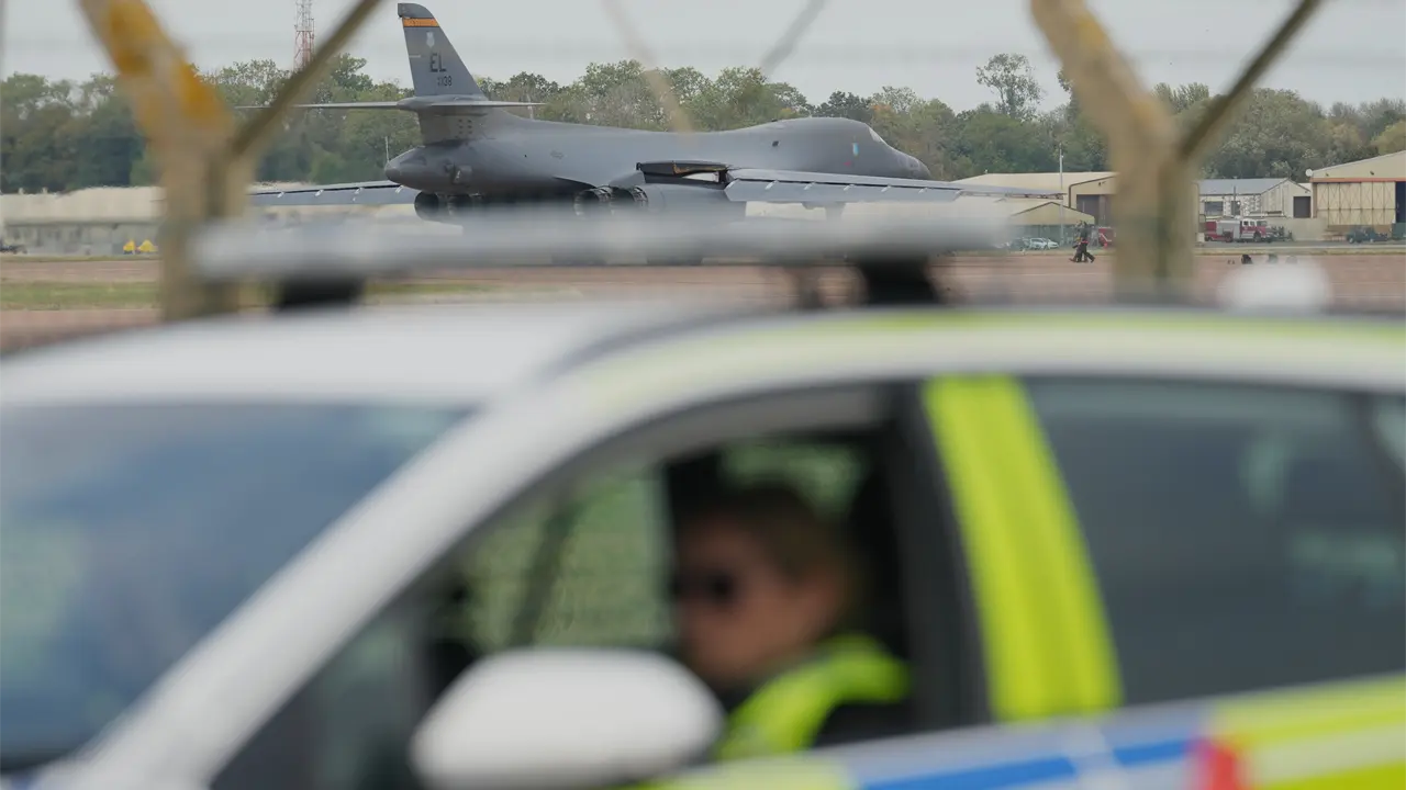 Detienen a ciudadano británico iraní por presunto atentado en RAF Fairford