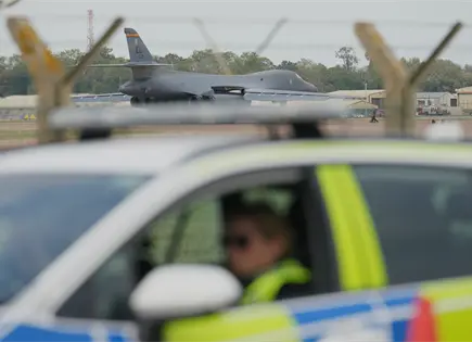 Detienen a ciudadano británico iraní por presunto atentado en RAF Fairford Detienen a ciudadano británico iraní por presunto atentado en RAF Fairford