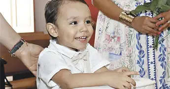 &Aacute;ngel Leonardo, fue presentado al templo