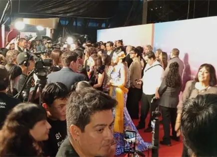 Lluvia detiene alfombra roja de Premios Ariel en Estudios Churubusco Lluvia detiene alfombra roja de Premios Ariel en Estudios Churubusco
