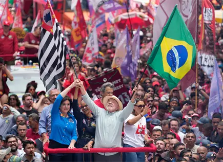Lula y Fl&aacute;vio Bolsonaro intensifican campa&ntilde;a en Sao Paulo y su interior