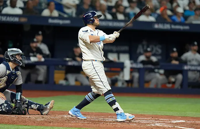 Mexicano Aranda da triunfo a Rays