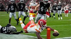 Apurado triunfo de Chiefs sobre Raiders