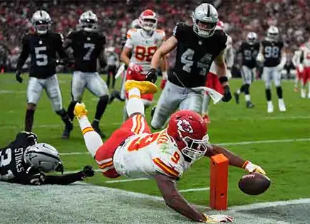 Apurado triunfo de Chiefs sobre Raiders Apurado triunfo de Chiefs sobre Raiders