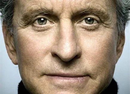 Michael Douglas reflexiona sobre su cáncer y legado familiar Michael Douglas reflexiona sobre su cáncer y legado familiar