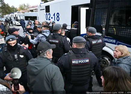 Detienen a 60 personas en manifestación del Partido Comunista en Moscú Detienen a 60 personas en manifestación del Partido Comunista en Moscú