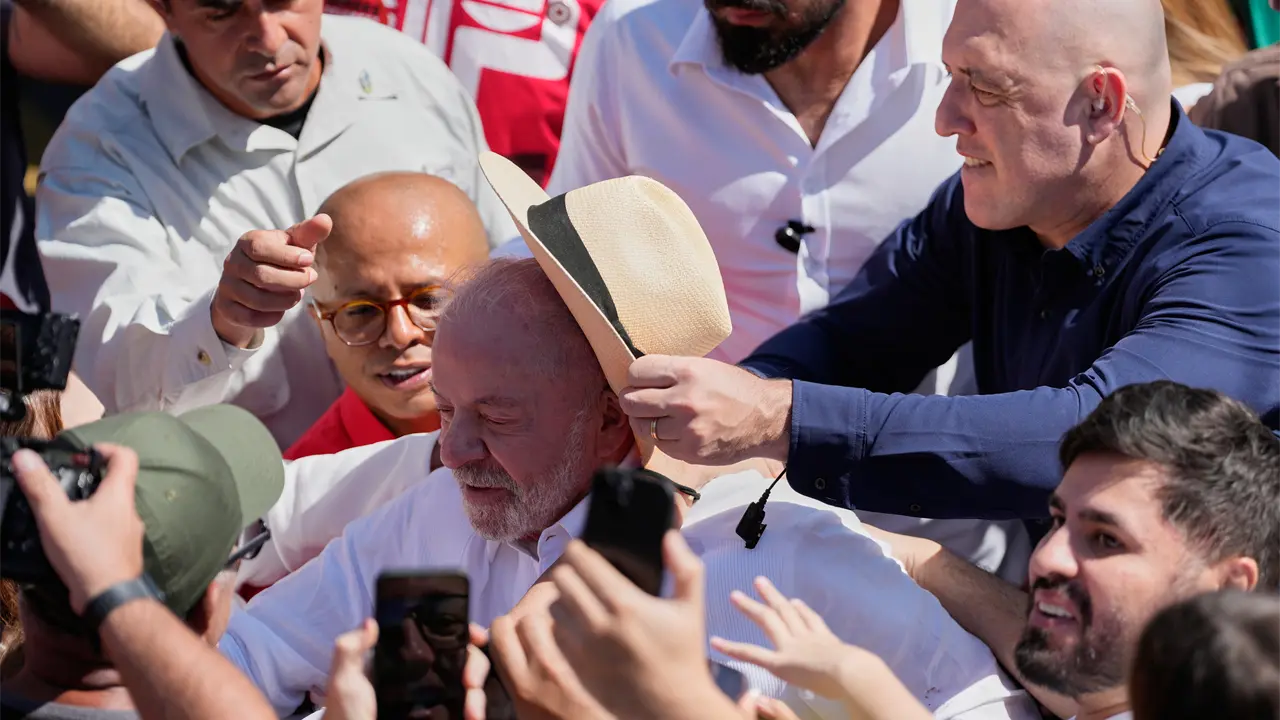 Flávio Bolsonaro y Lula disputan segunda vuelta presidencial en Brasil