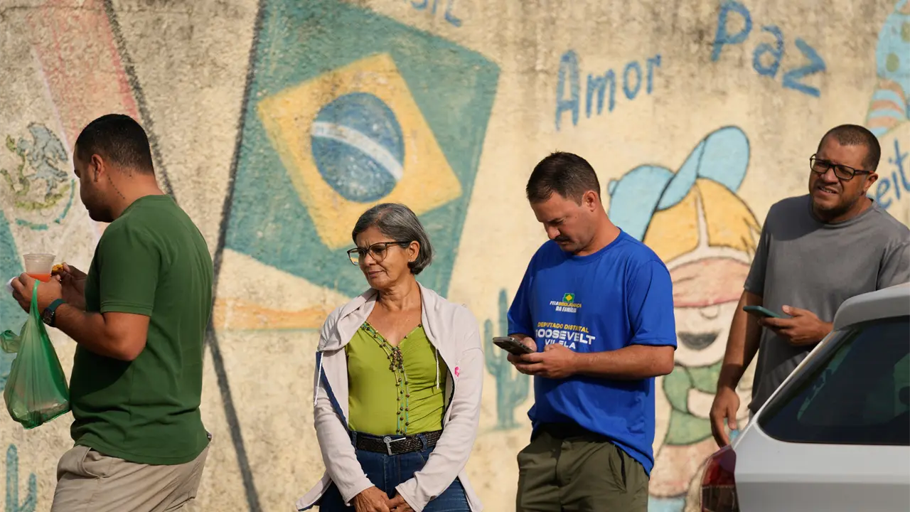 Flávio Bolsonaro y Lula disputan segunda vuelta presidencial en Brasil