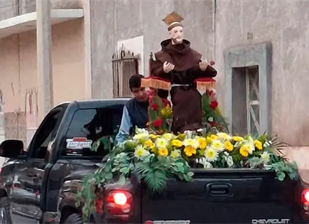 Llevan a cabo el Tr&aacute;nsito Franciscano