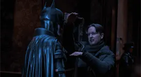 Matt Reeves detiene rodaje de The Batman II por asunto personal