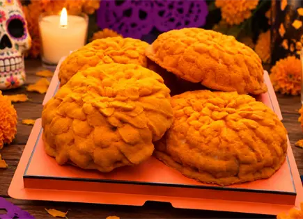 Panadero Jonathan Barrera crea Conchasúchil para Día de Muertos en CDMX Panadero Jonathan Barrera crea Conchasúchil para Día de Muertos en CDMX