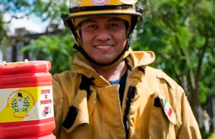 Bomberos inician su colecta anual