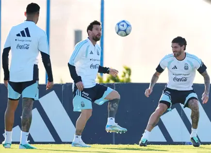 Messi recibe doctorado y cierra su etapa en la selección Argentina Messi recibe doctorado y cierra su etapa en la selección Argentina