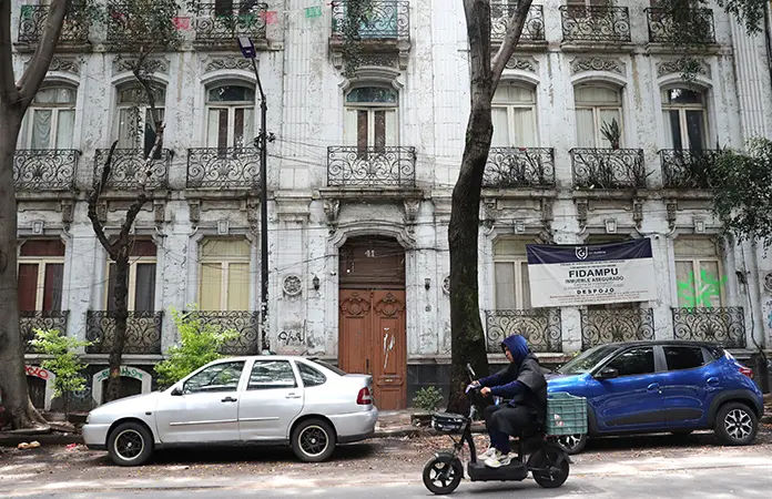 Recortan gastos por costo de vivienda