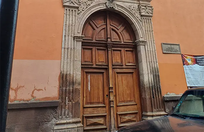 Cierran templo del Espíritu Santo por falla