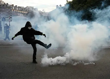 Gobierno francés responde a protestas estudiantiles con medidas policiales Gobierno francés responde a protestas estudiantiles con medidas policiales