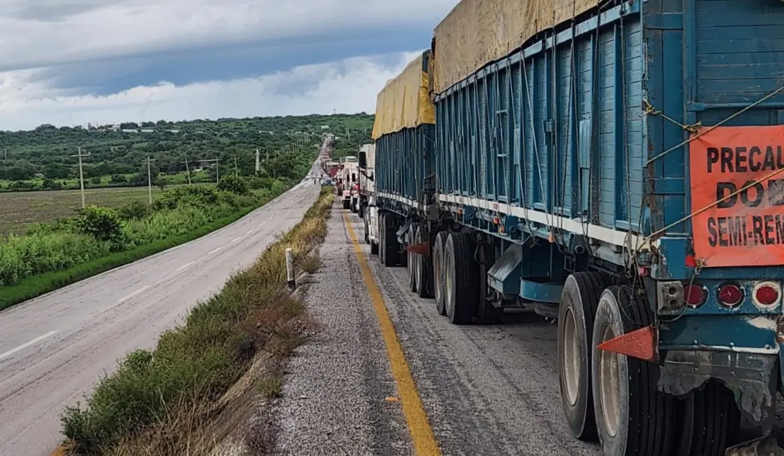 Accidente causa cierre de carretera Tampico-Valles