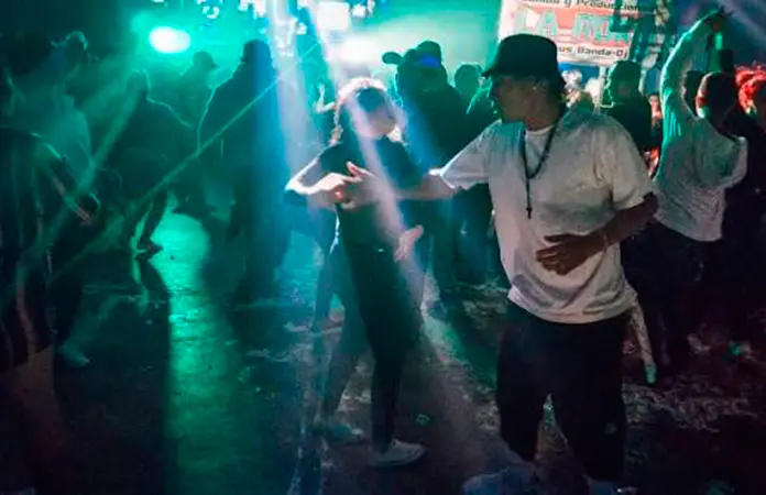Cancelan hasta 10 bailes callejeros por semana
