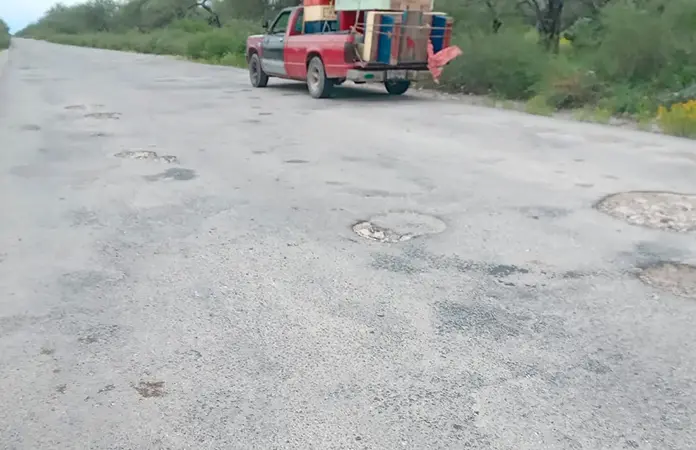 Habitantes exigen arreglo de camino a Tanlacut