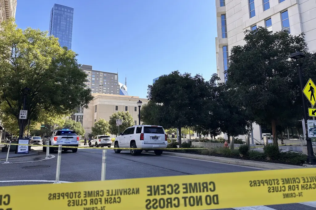 Hombre armado es abatido en tribunal federal de Nashville