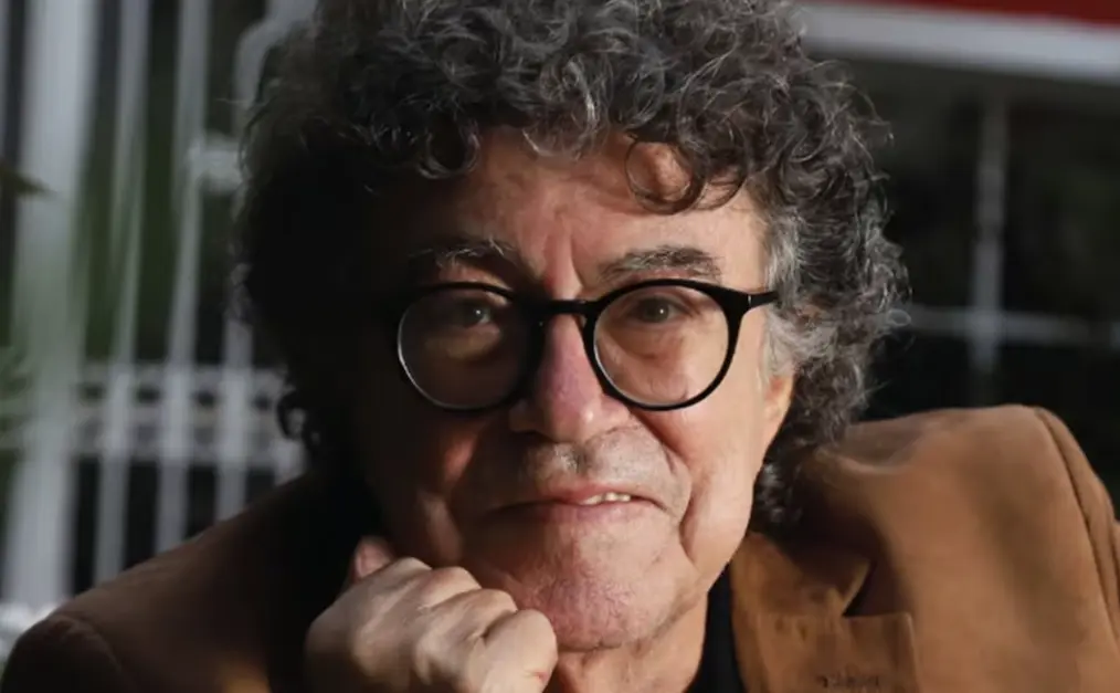 La voz de Piero sonó en desfile Saint Laurent en París
