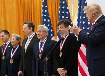 Trump entrega Medalla Nacional a CEO de Microsoft en Washington