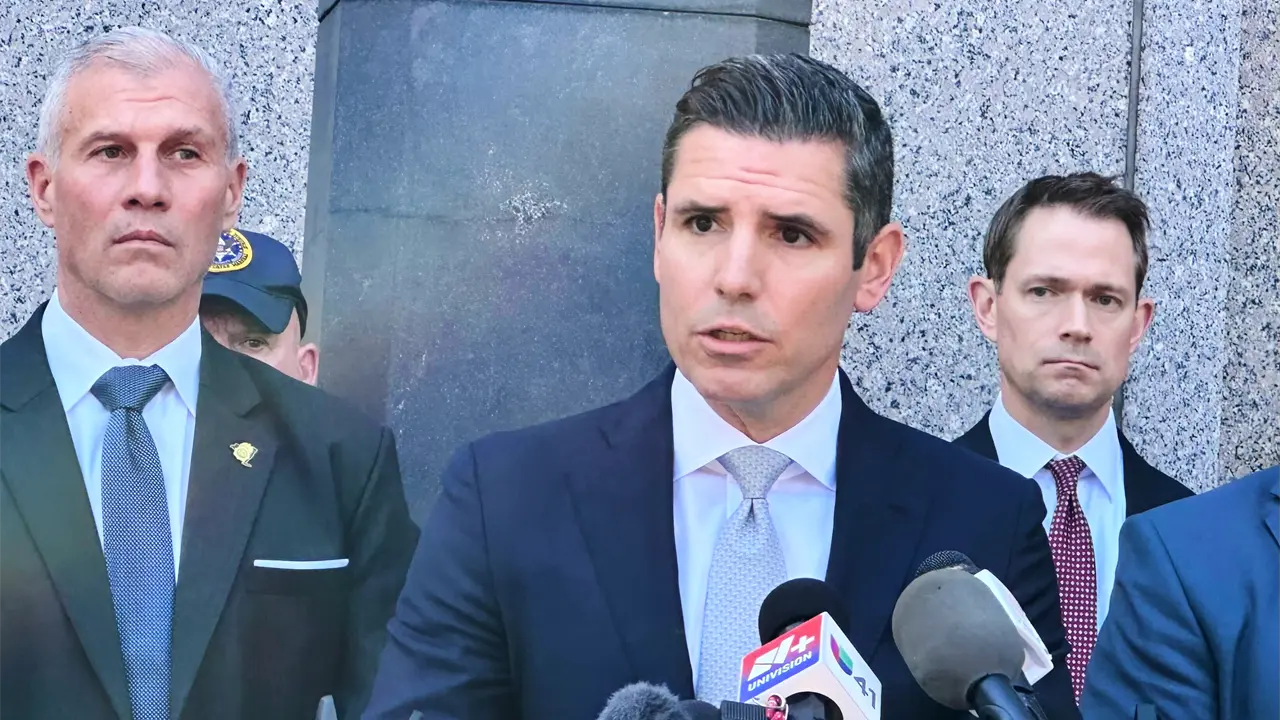 Fiscales de EE.UU. presentan cargos de tortura contra Nicolás Maduro