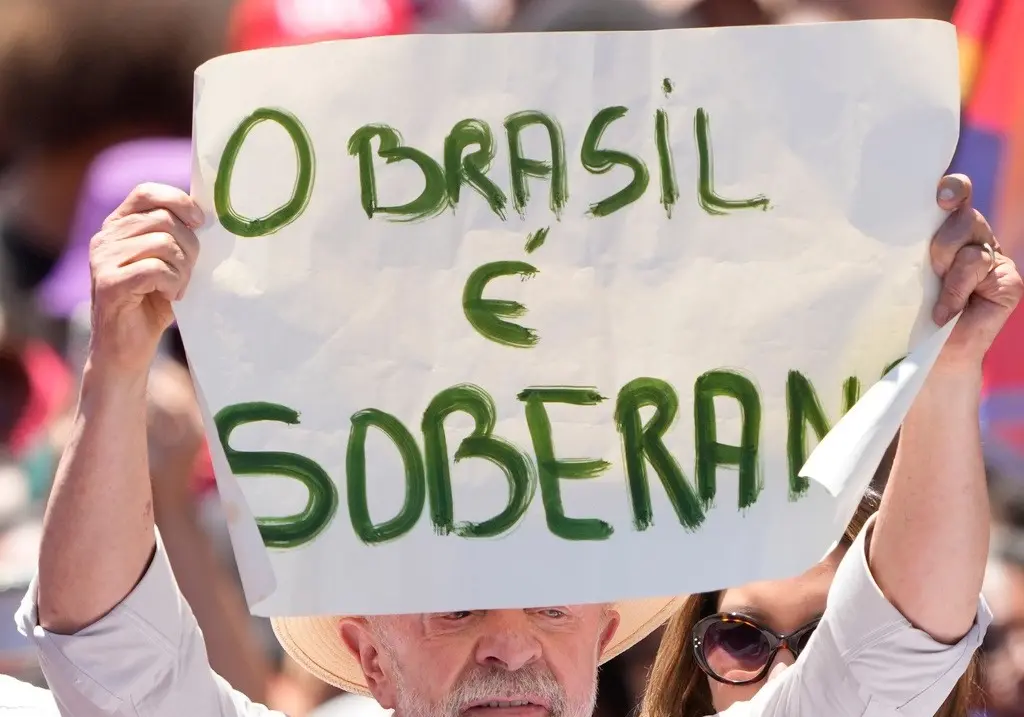 Gobierno Lula anuncia recortes y subsidios en combustibles