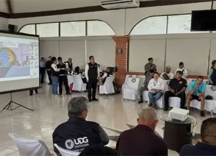 Instalan tres puestos de mando ante llegada del huracán Simón Instalan tres puestos de mando ante llegada del huracán Simón