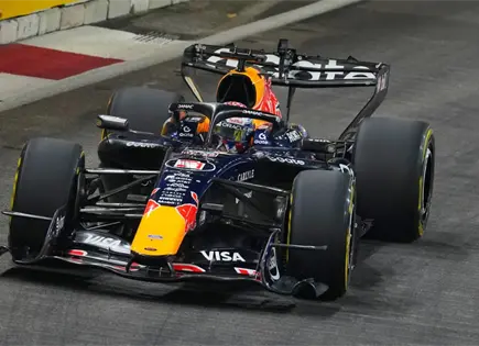 Max Verstappen consigue pole para sprint en Singapur