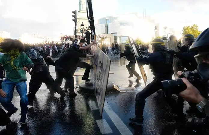 Protestas se endurecen en Francia
