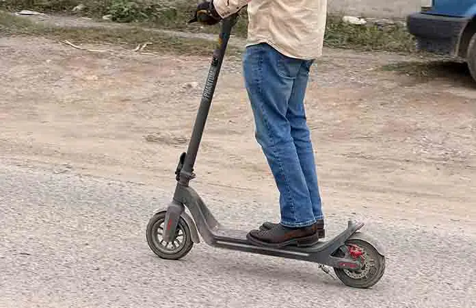 Nuevo reglamento vial corregirá uso de scooters
