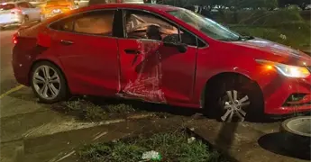 Accidente en asta bandera de Salvador Nava deja una persona lesionada