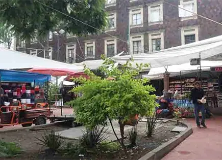 Ambulantes copan plazas en la Ciudad de M&eacute;xico
