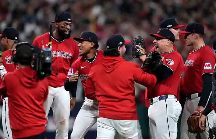 Cleveland elimina a Medias Blancas