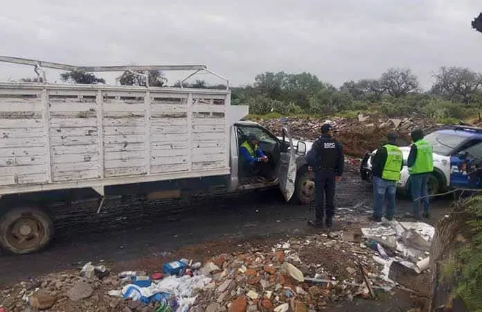 Detienen a personal de la SEDUVOP por "cochinos" Detienen a personal de la SEDUVOP por "cochinos"