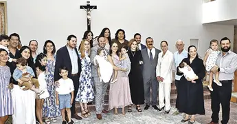 Mauricio, recibe el primer sacramento